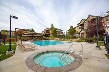 Spa and pool